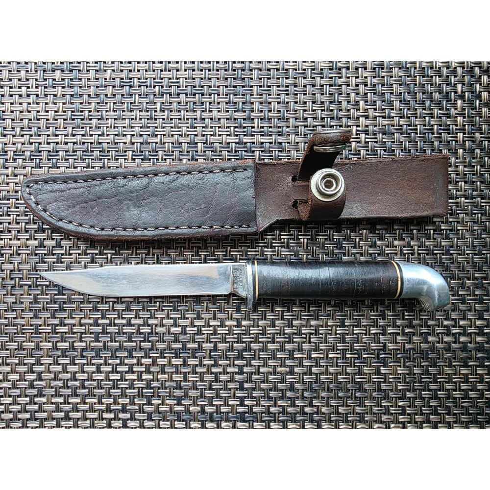 Vintage West-Cut k-2 knife produced by the Western Knife Company